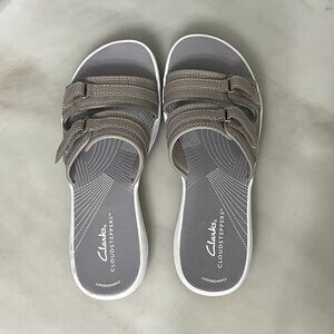 Clarks Women's Breeze Piper Cloudsteppers Slide Sandal Size 7 Light Taupe